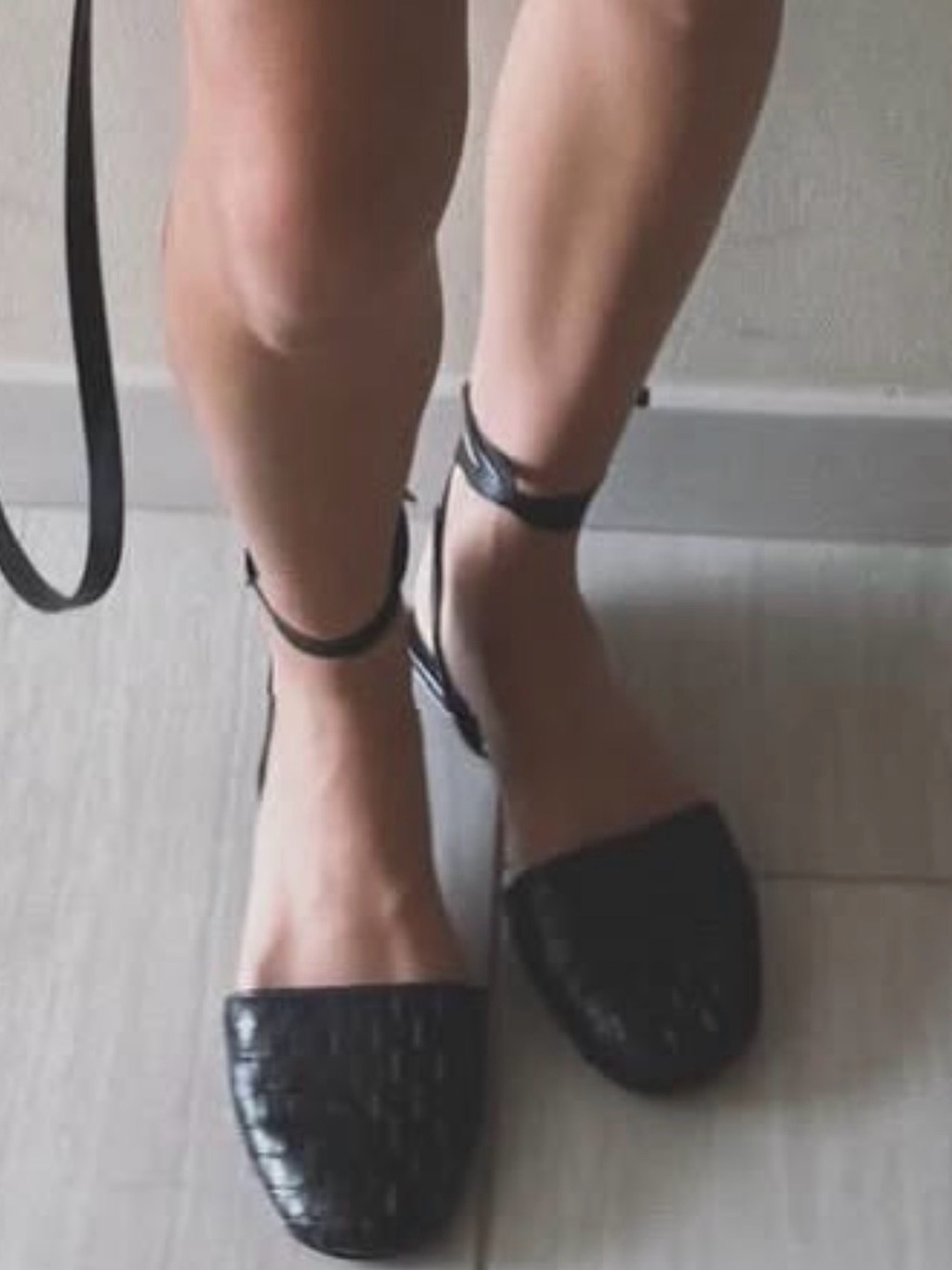 NWT Ariel Woven Flat